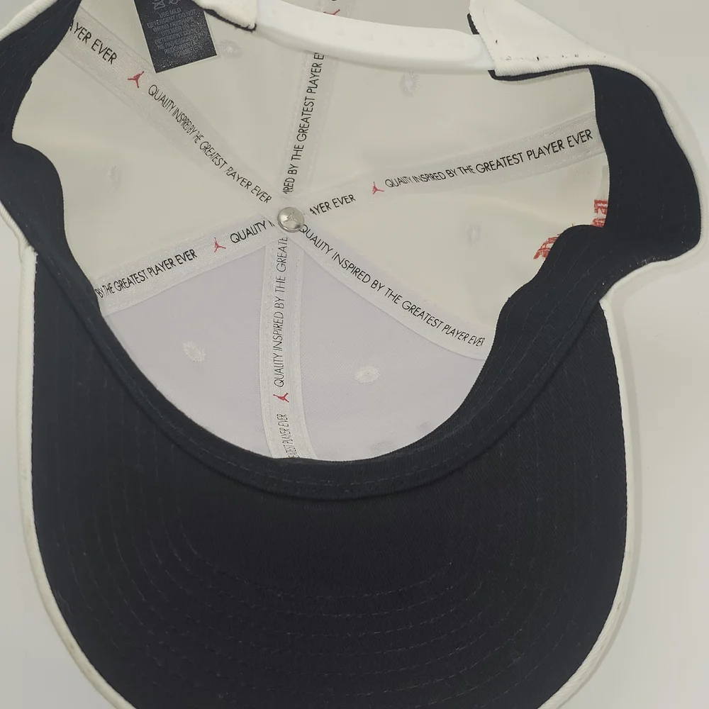 Nike Jordan Legacy91 Jumpman Air Hbr hat in white with red‎ 
